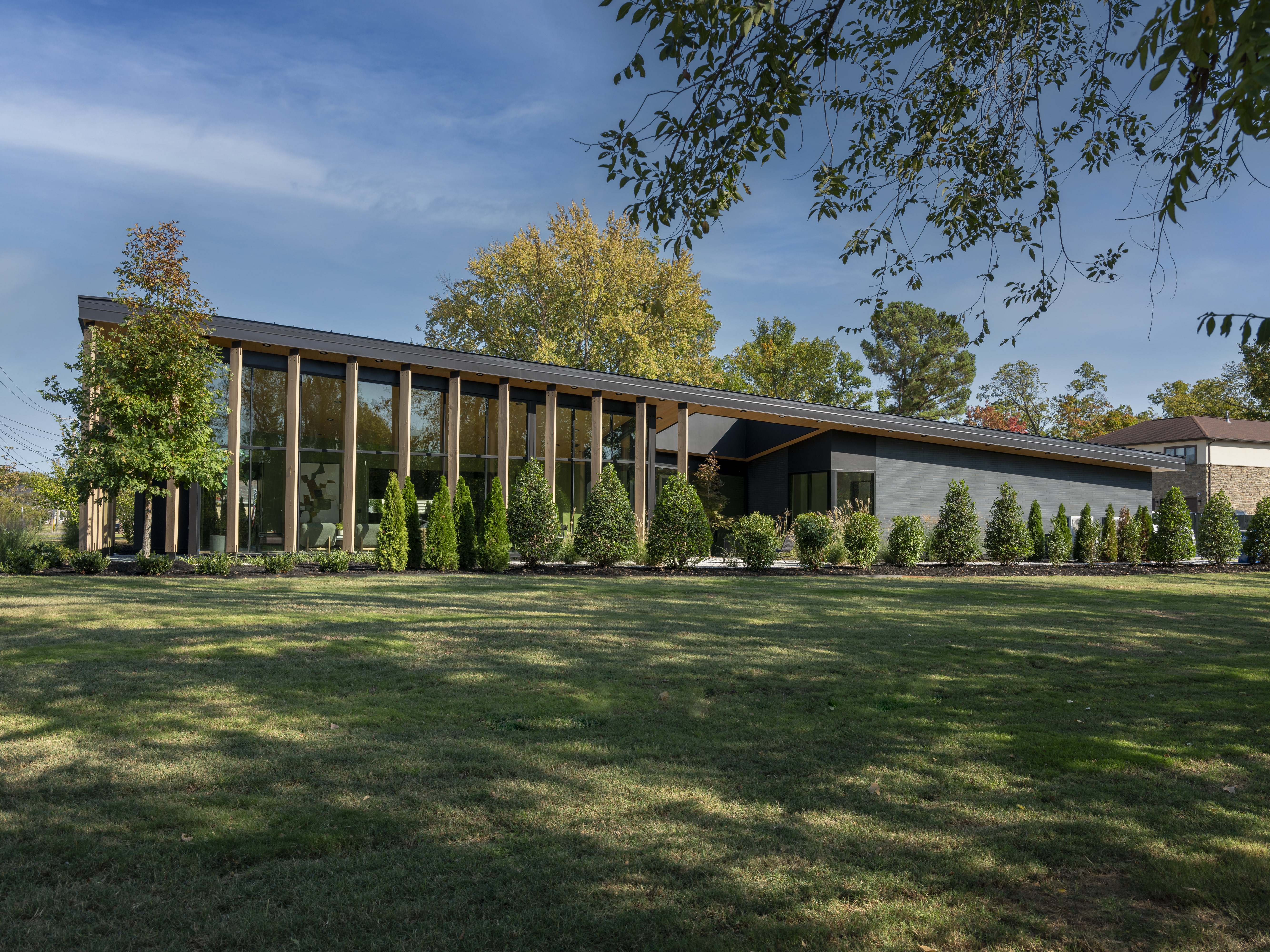The Bentonville “Fold House” Is The New Midcentury Home Of Your Dreams