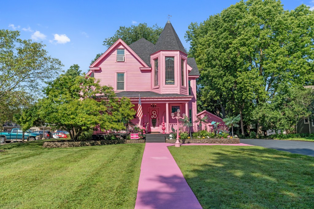 barbie pink themed house