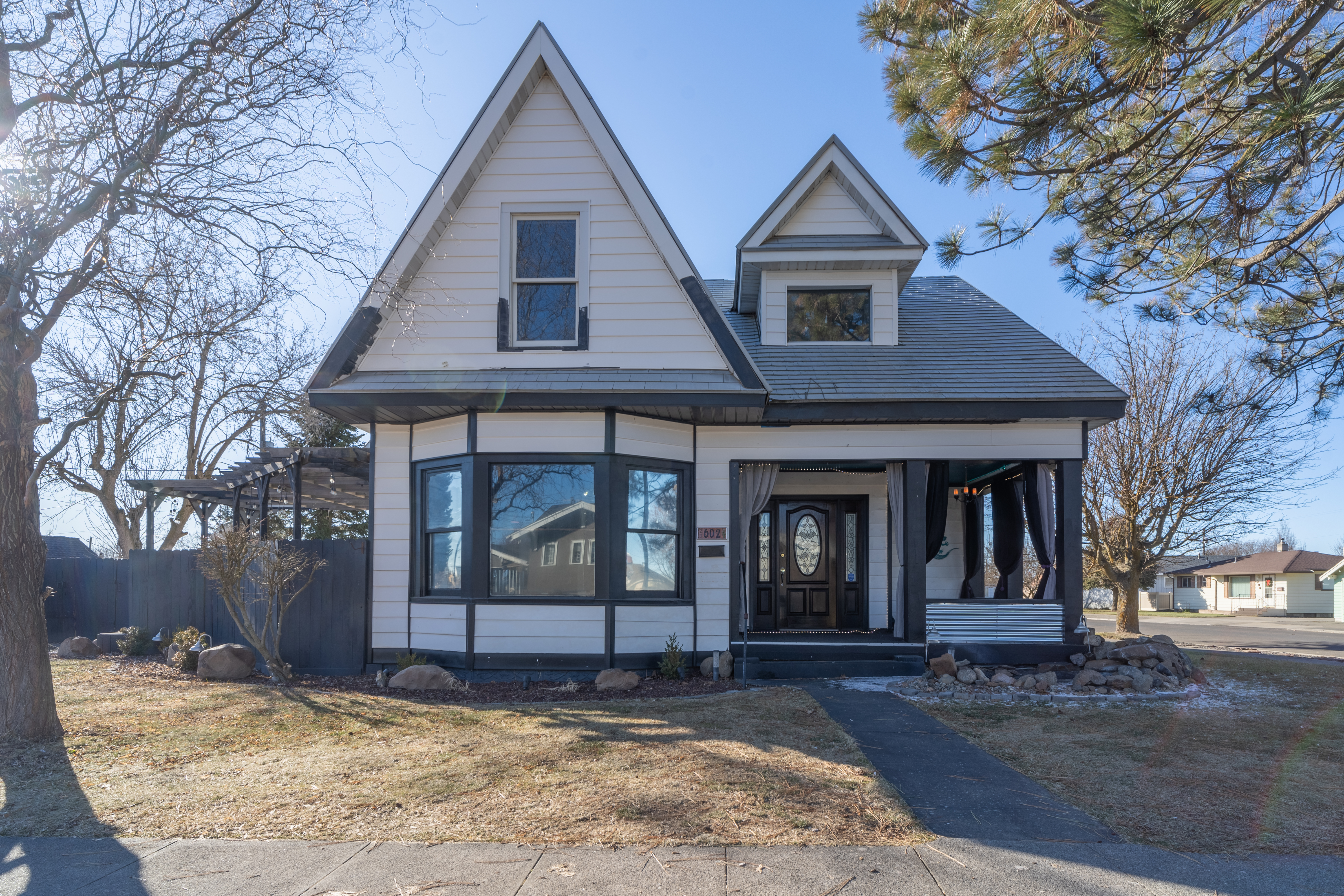 Washington Zillow Home With Surprise Interior Design