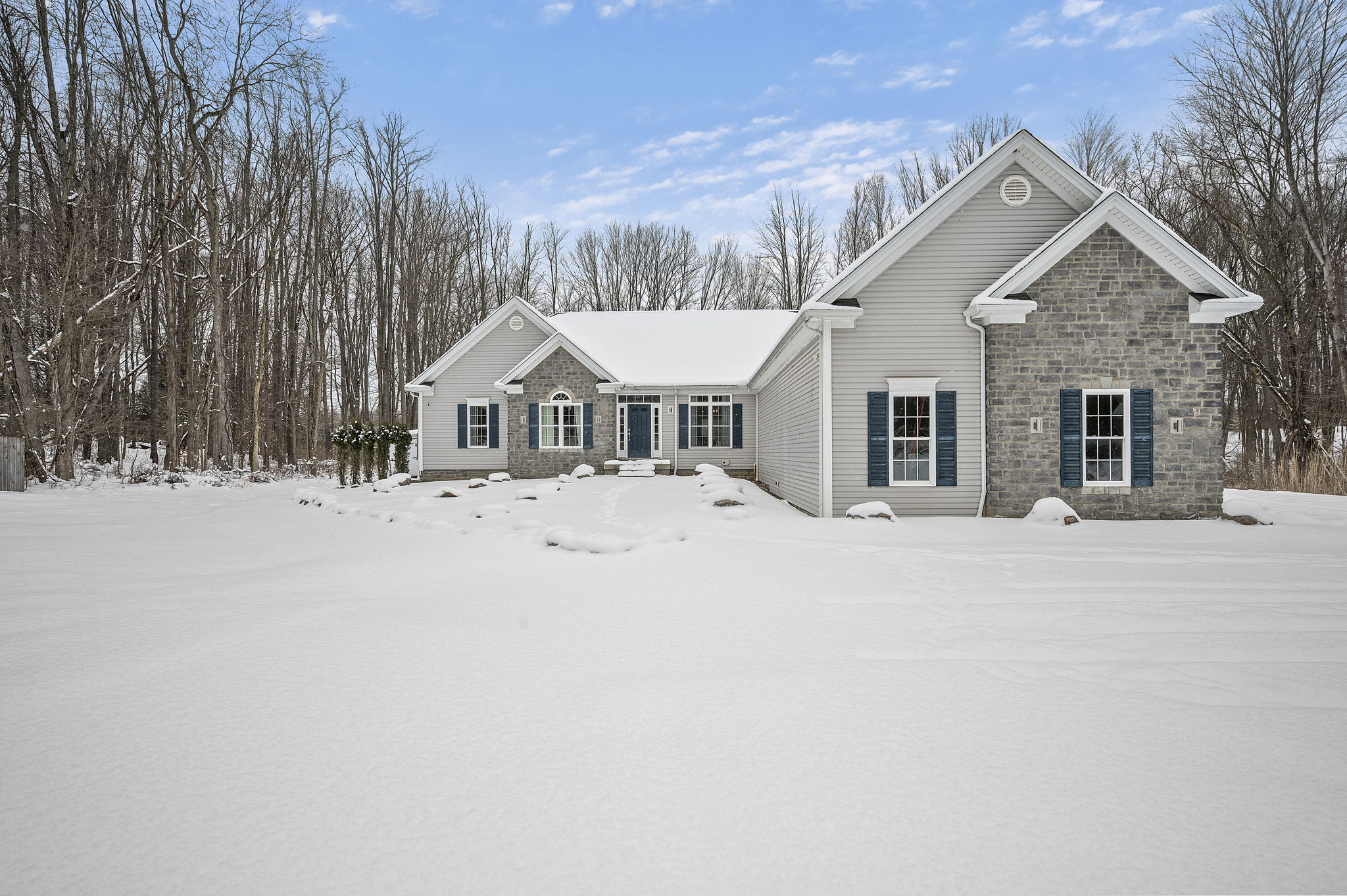 There’s A Basement Night Club In This Ohio Home!