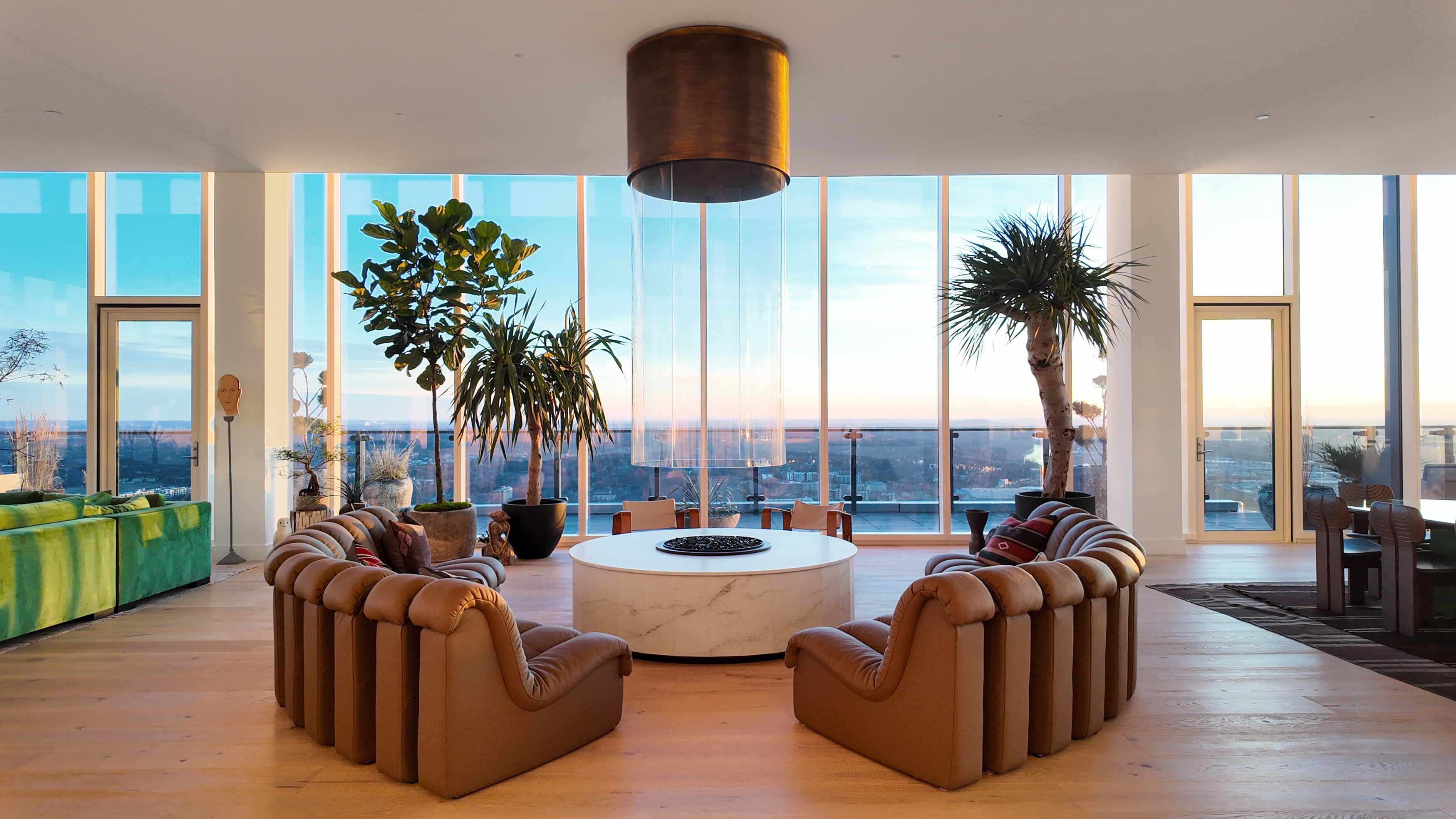 This $33.5 Million Four Seasons Penthouse Is the Most Expensive Listing in Nashville — and It’s “James Bond Meets Lenny Kravitz”